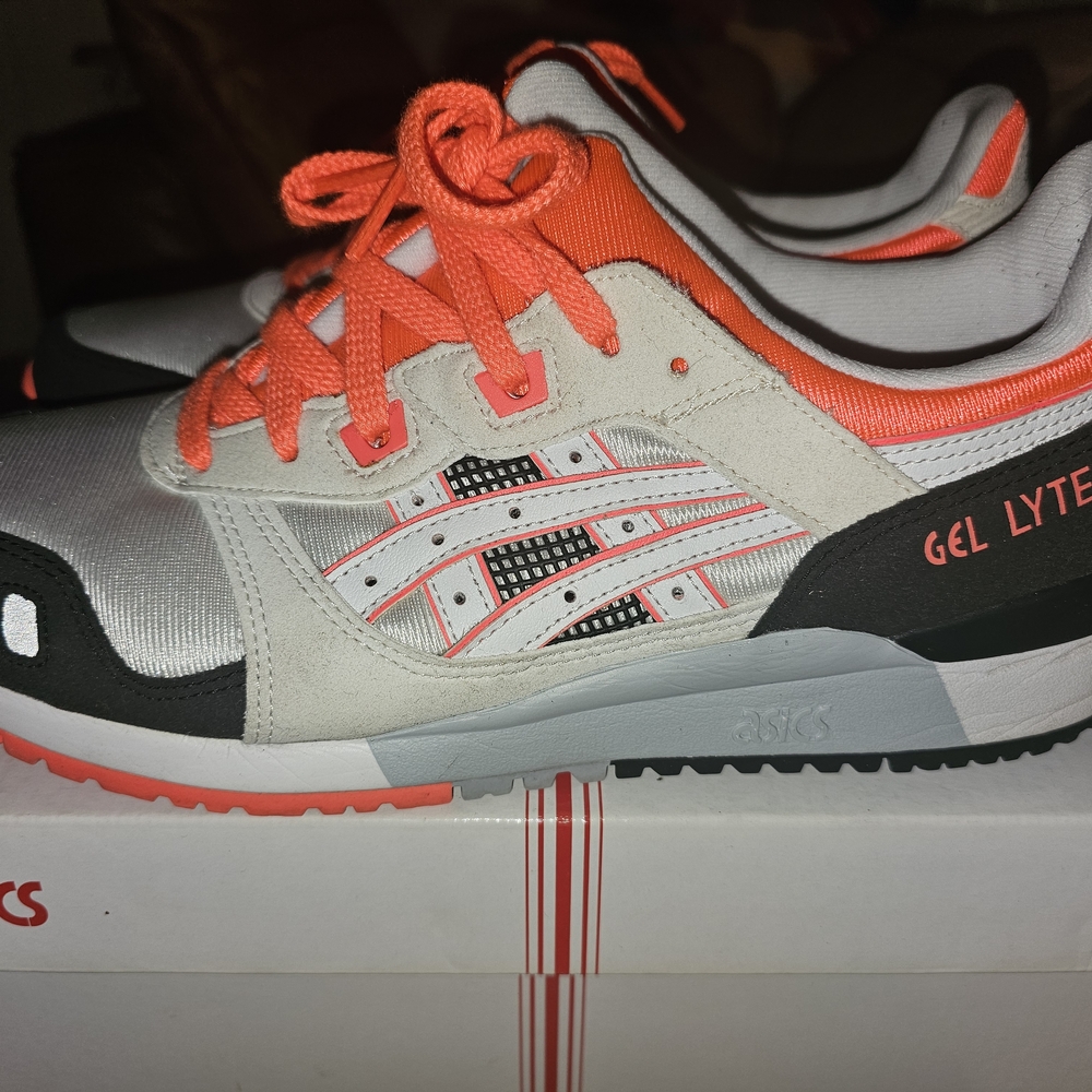 2019 Asics Gel Lyte III 30th Anniv Color-White/Coral Mens 8 $80obo